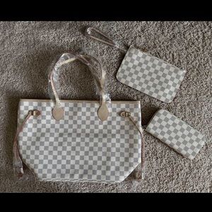 White Checkered Tote Bag w/ Matching Wristlet Pouch & Wallet